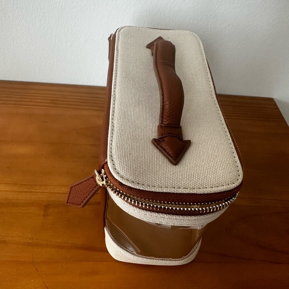 Henny + Lev The Max Makeup Trunk Bag Cream and Brown One Size - Picture 8 of 9